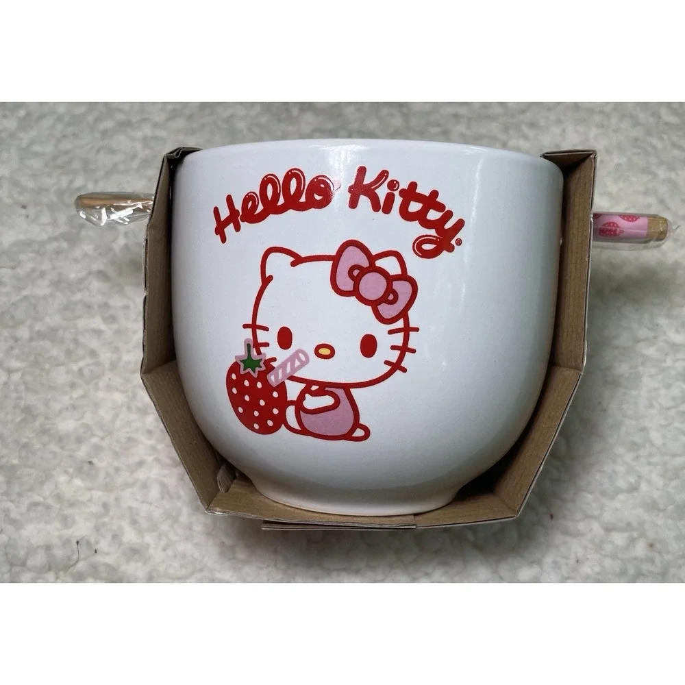 NWT SANRIO HELLO KITTY STRAWBERRY CERAMIC 16 oz RAMEN NOODLE BOWL & CHOPSTICKS